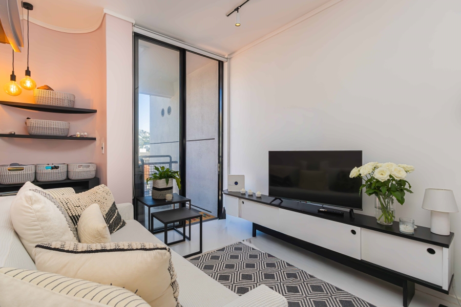 1 Bedroom Property for Sale in Sea Point Western Cape